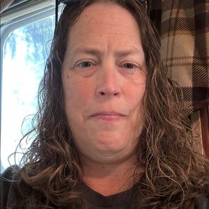 Meet your Posher, Laurie